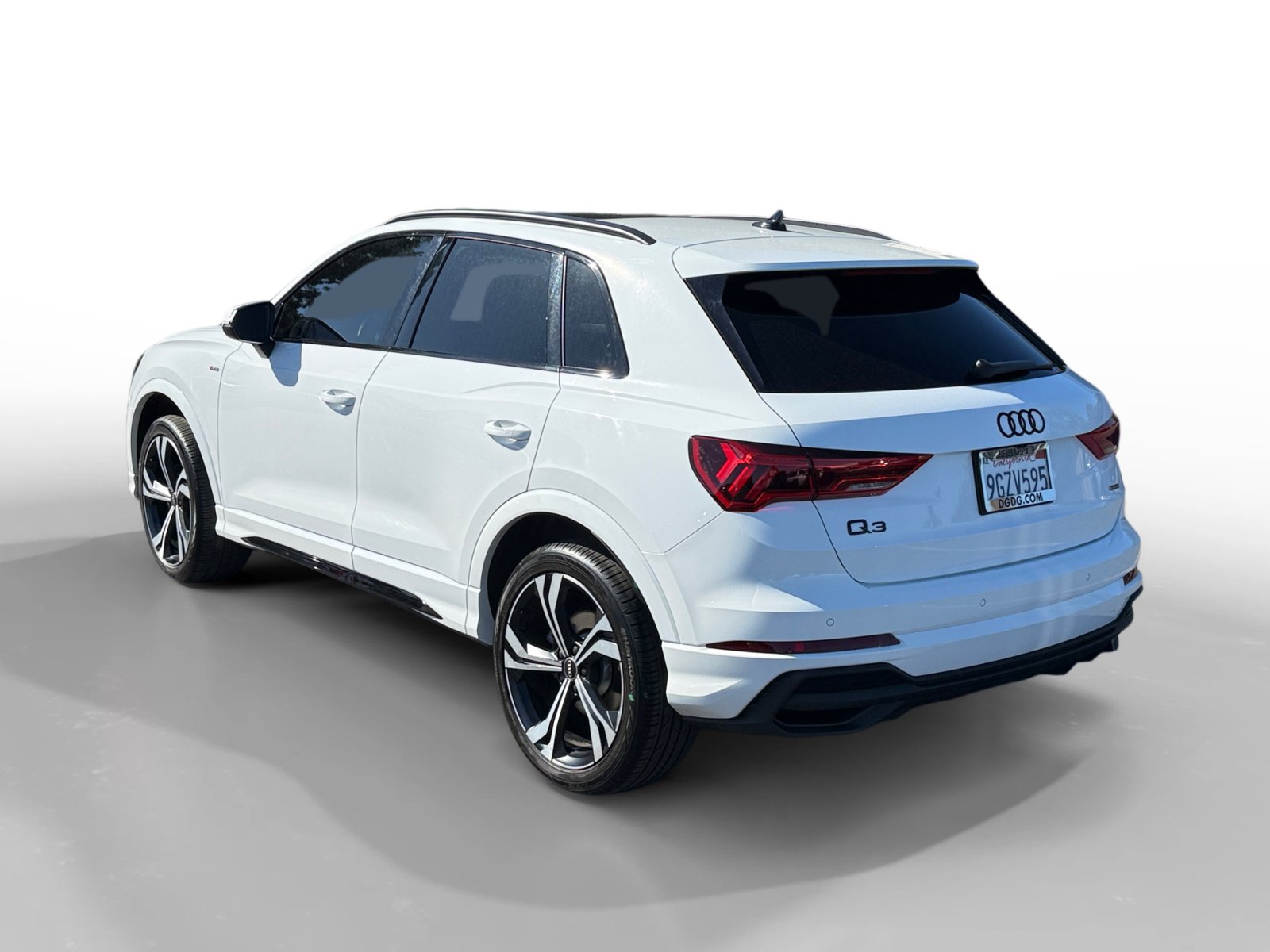 Used 2023 Audi Q3 2.0T Premium Plus w/ Premium Plus Package AWD/4WD image 3