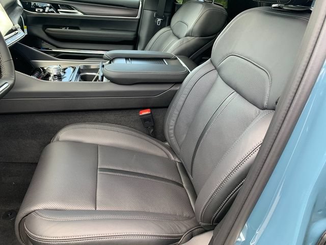 New 2026 Jeep Grand Wagoneer Summit AWD/4WD image 11