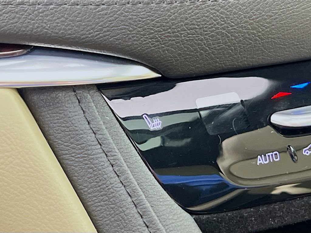 Used 2018 Cadillac XT5 Luxury w/ Driver Awareness Package image 20