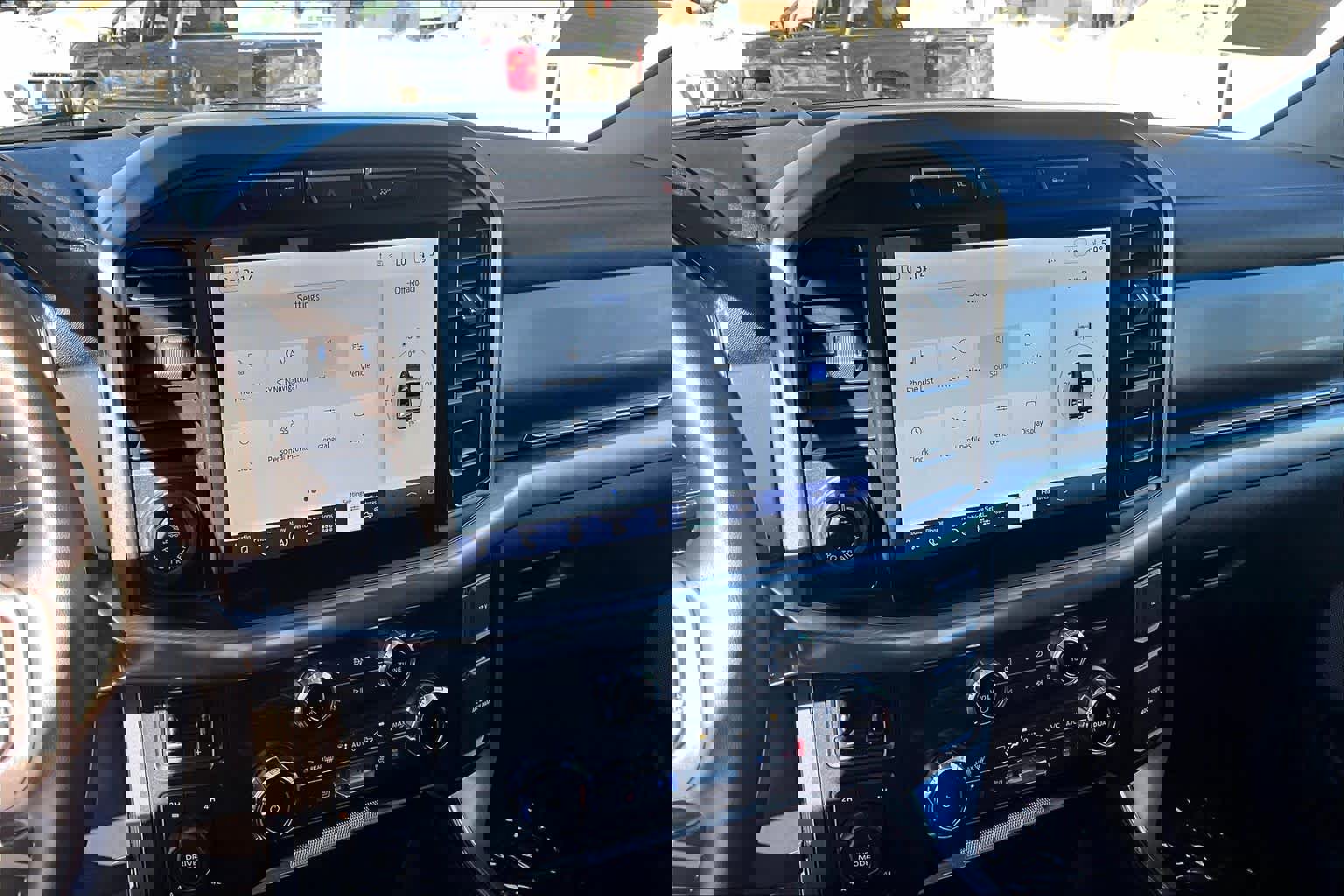 Used 2022 Ford F150 Lariat image 7