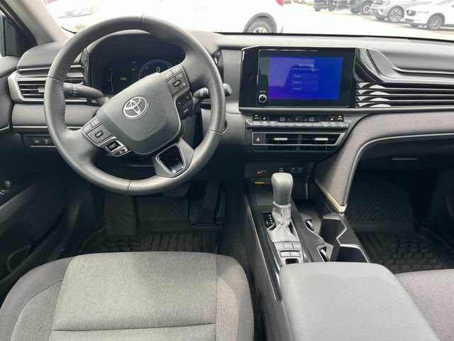 Used 2025 Toyota Camry LE w/ Convenience Package FWD image 15