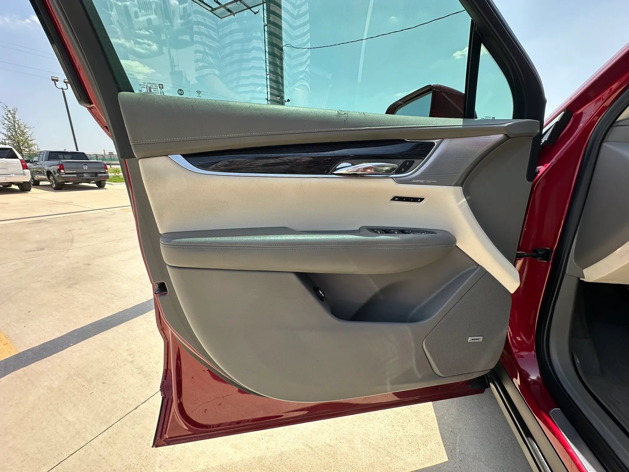 Used 2020 Cadillac XT6 Premium Luxury FWD image 36