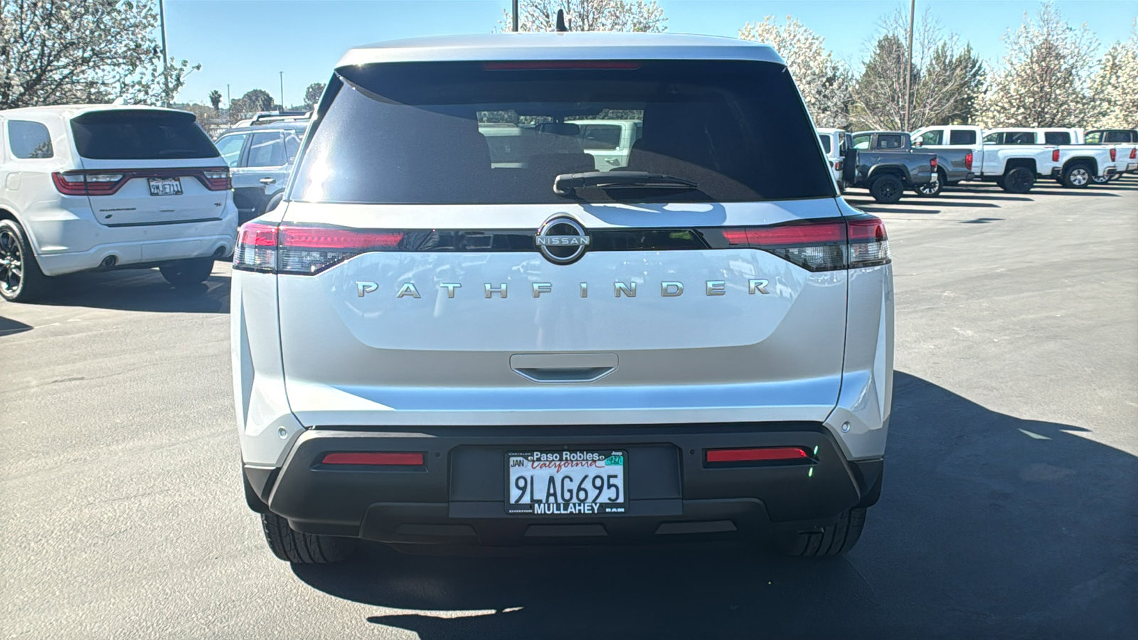 Used 2024 Nissan Pathfinder S FWD image 4