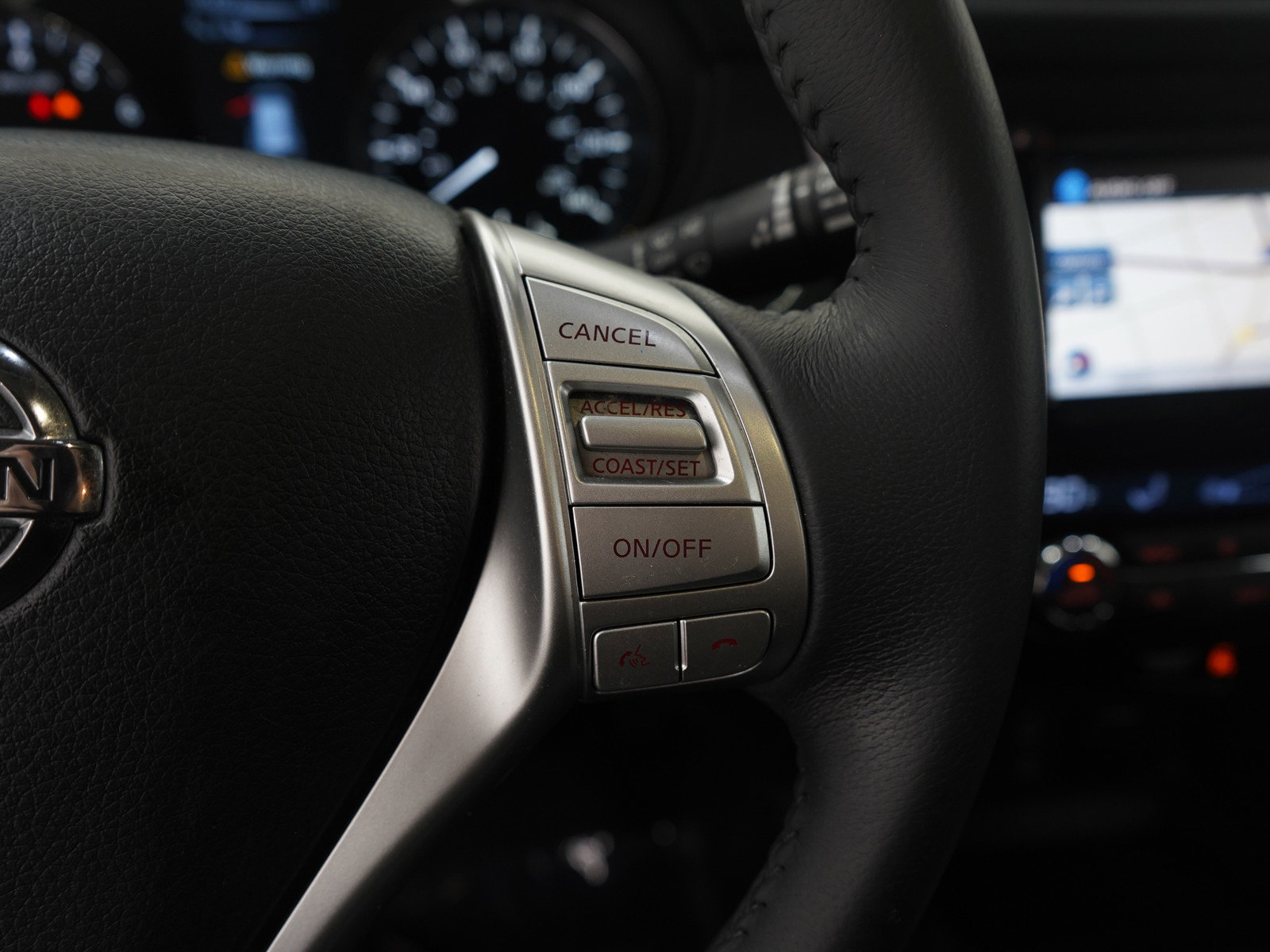 Used 2014 Nissan Rogue SL w/ SL Premium Package image 26