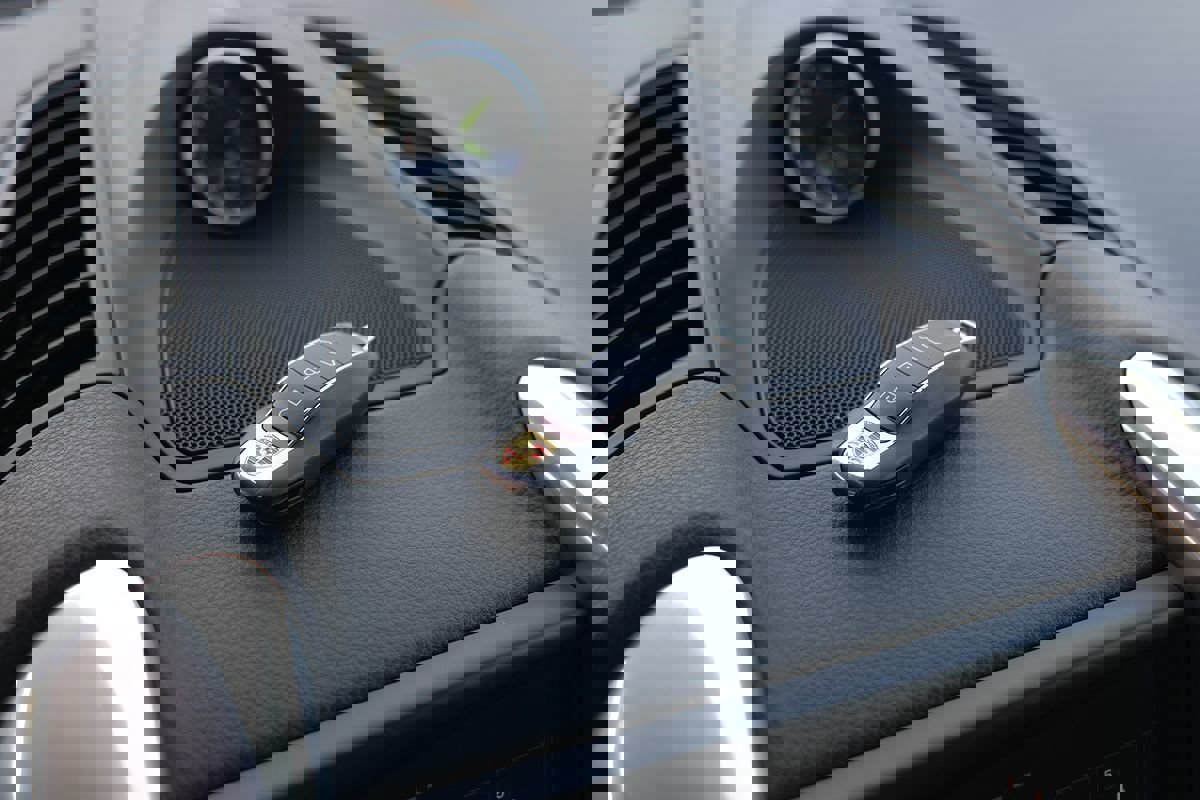 Used 2017 Porsche Cayenne S image 9