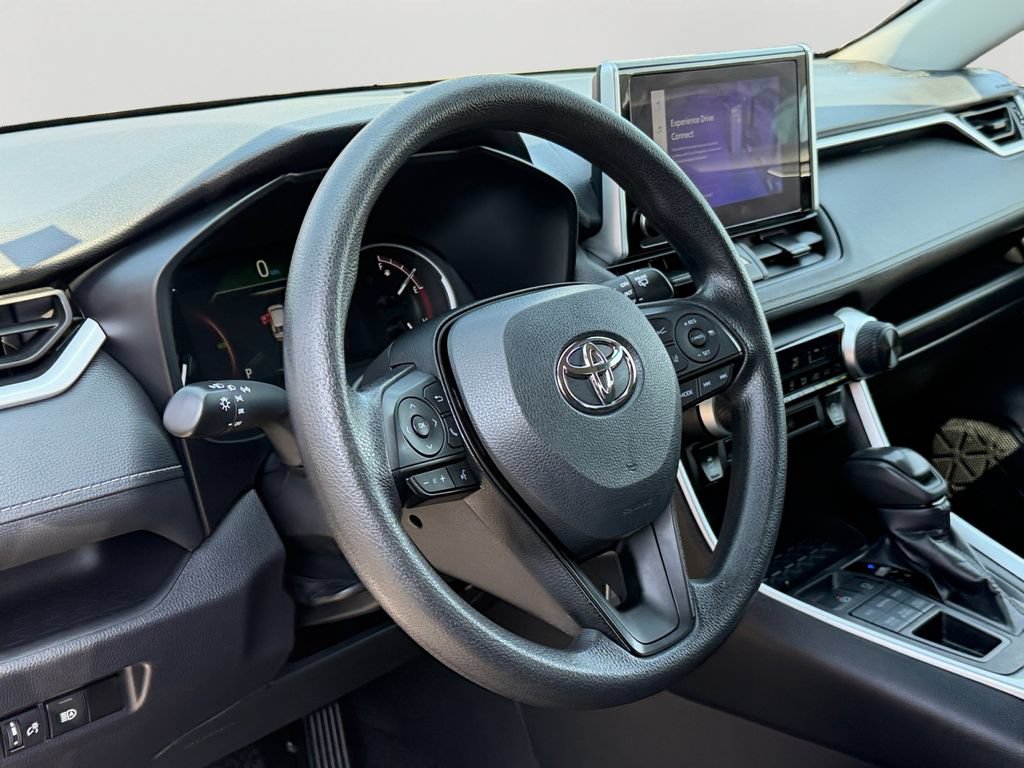 Used 2024 Toyota RAV4 LE AWD/4WD image 18