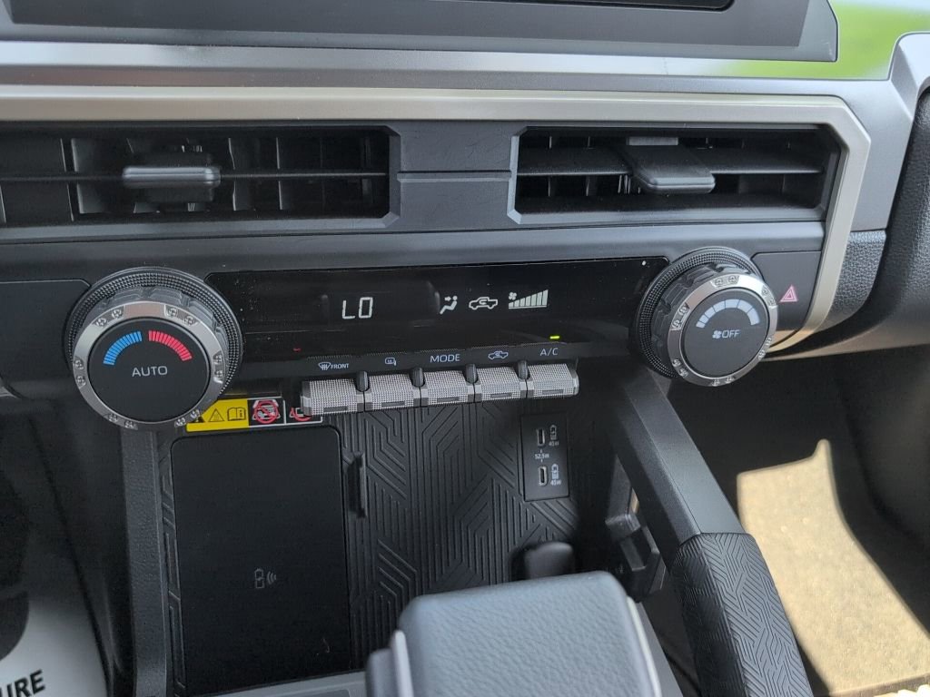 Used 2024 Toyota Tacoma SR5 w/ SR5 Upgrade Package image 9