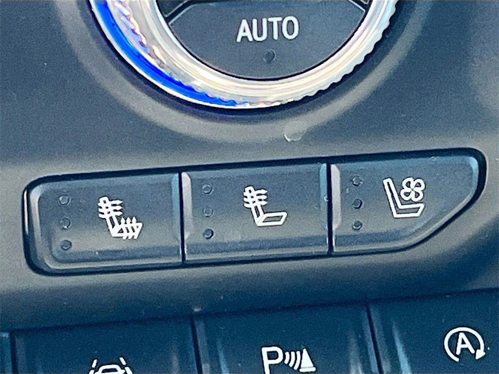 Used 2021 GMC Sierra 1500 AT4 w/ AT4 Premium Package image 21