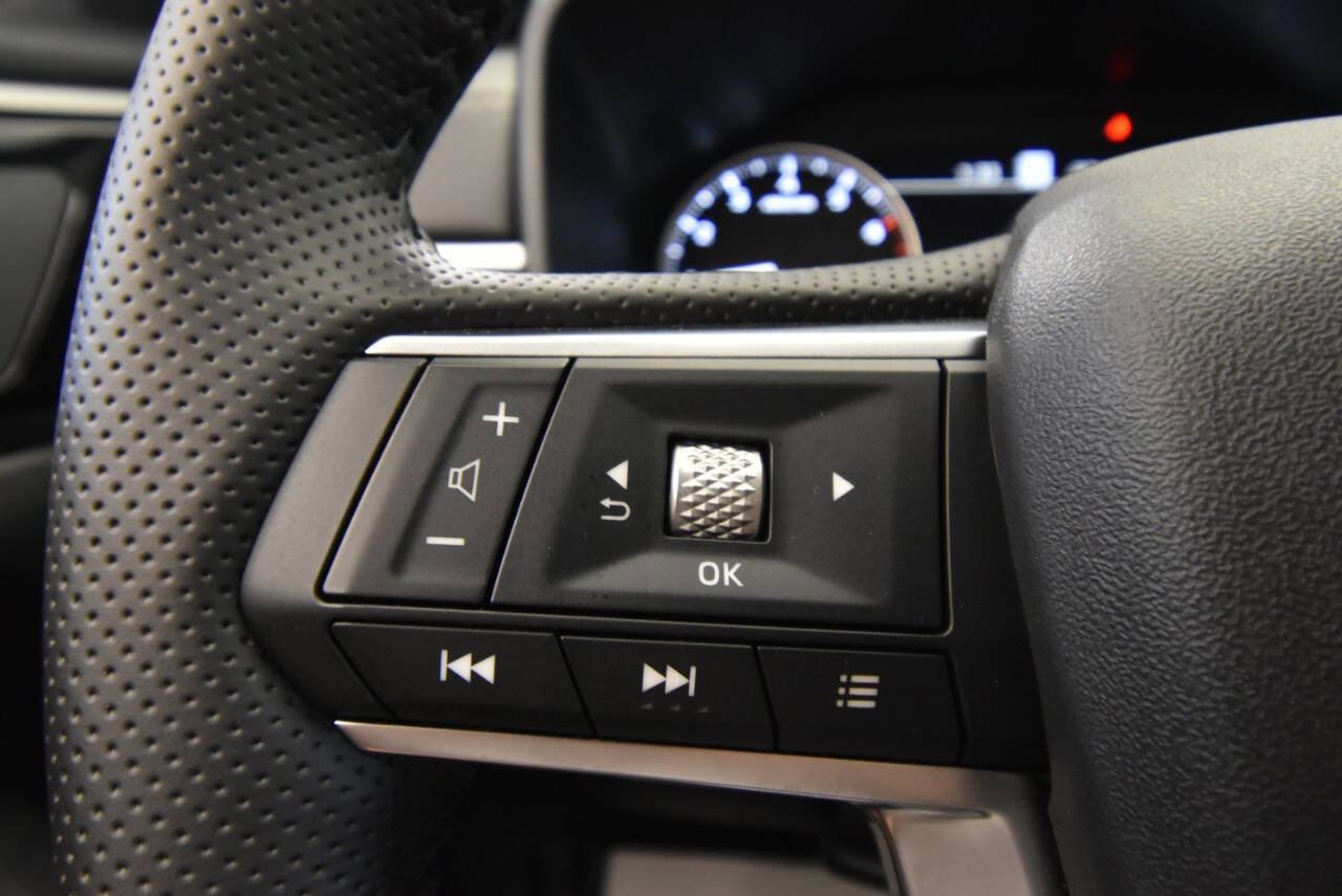 Used 2025 Mitsubishi Outlander SE image 26