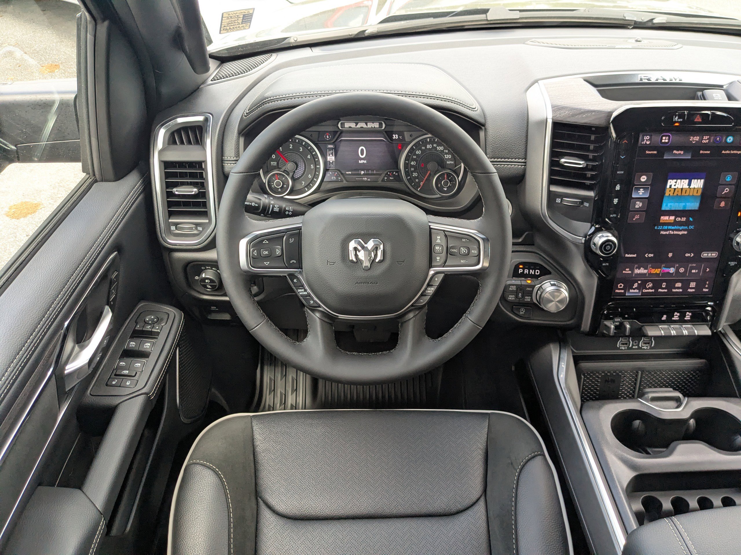 New 2026 RAM 1500 Laramie AWD/4WD image 15
