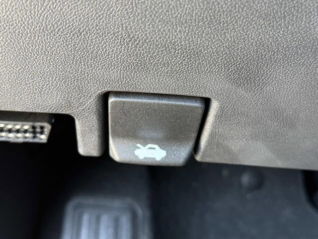 Used 2023 Chevrolet Equinox Premier FWD image 55