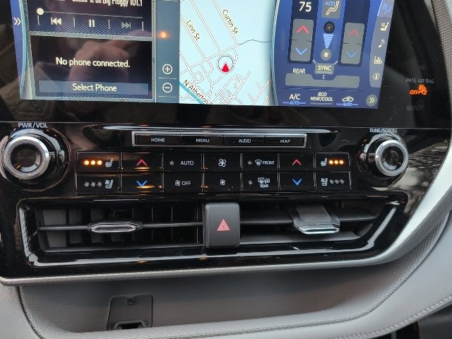 Used 2021 Toyota Highlander Platinum image 17