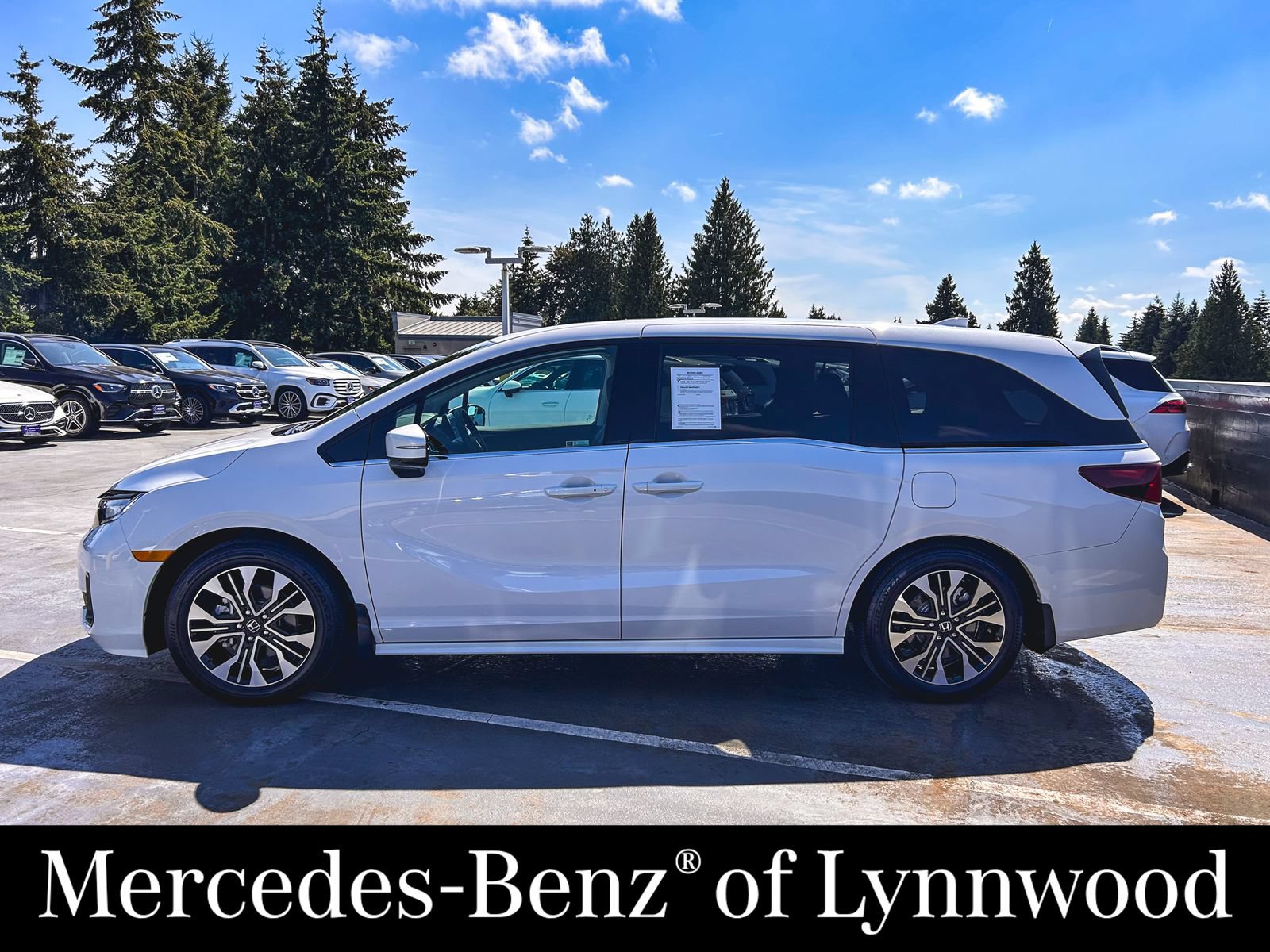 Used 2026 Honda Odyssey Elite image 5