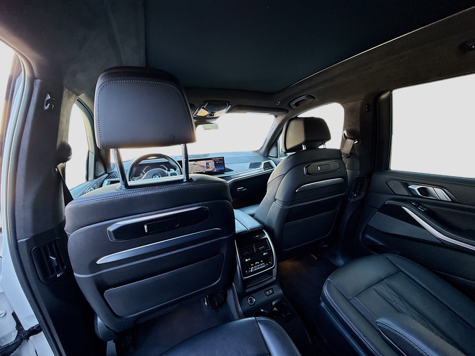 Used 2023 BMW X7 xDrive40i w/ M Sport Package image 25