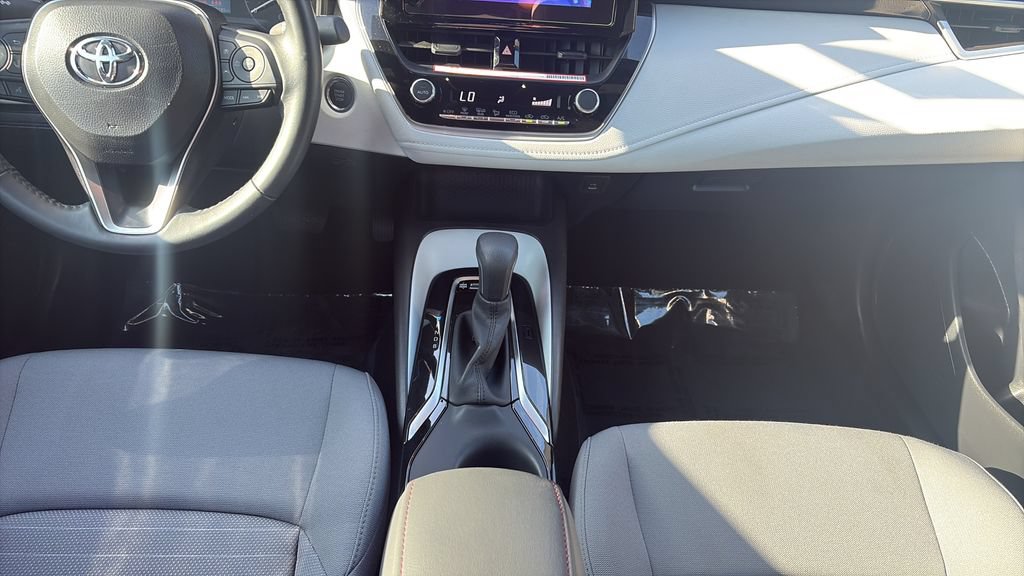 Used 2025 Toyota Corolla SE w/ Convenience Package FWD image 15
