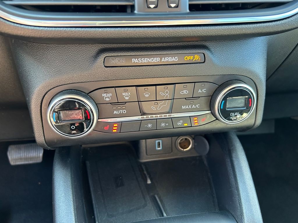 Used 2020 Ford Escape Titanium w/ Titanium Premium Package 2.0 image 15