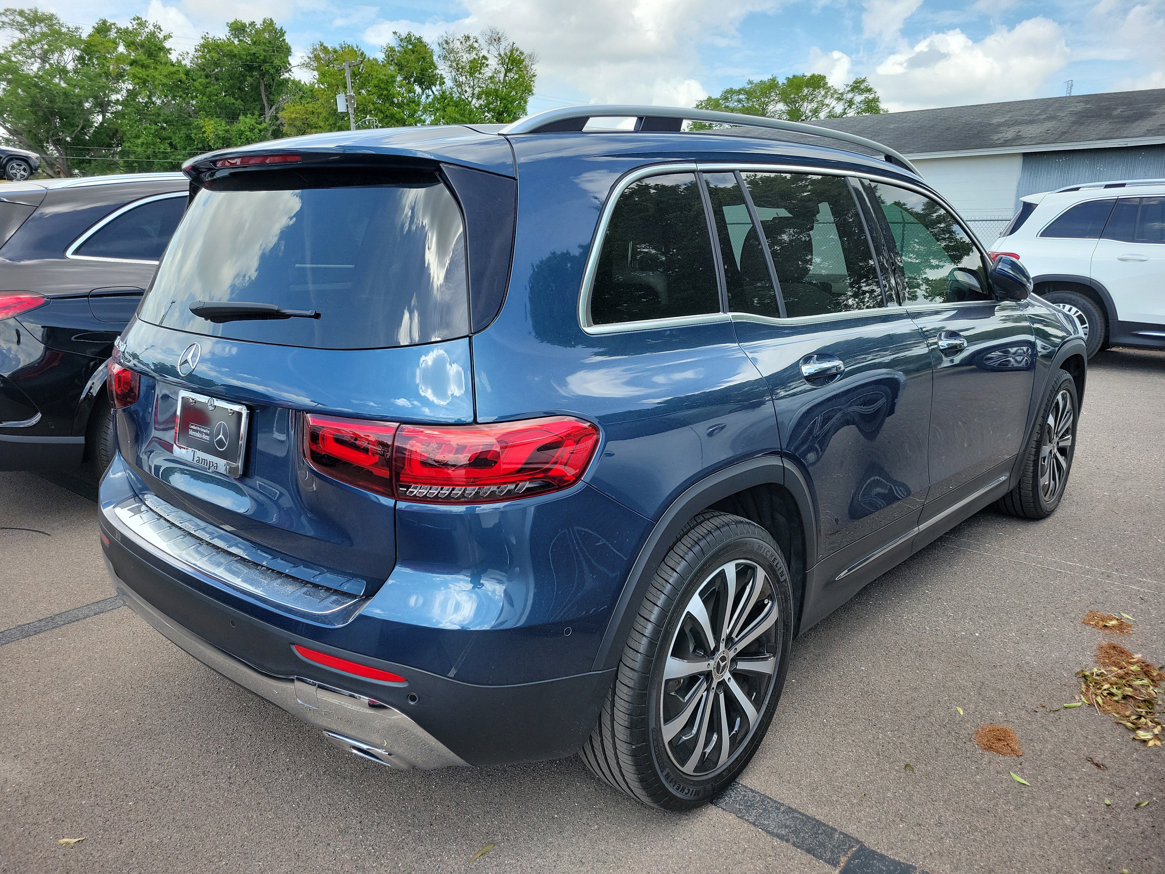 Used 2023 Mercedes-Benz GLB 250 image 3