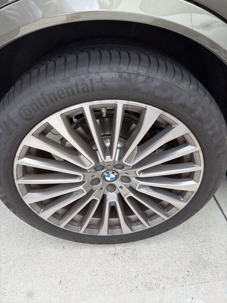 Certified 2025 BMW X7 xDrive40i AWD/4WD image 6