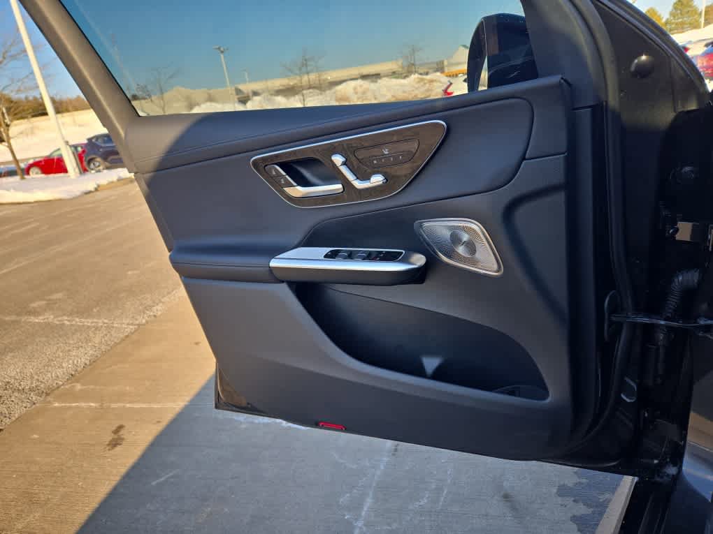 Used 2024 Mercedes-Benz GLC 300 4MATIC image 16