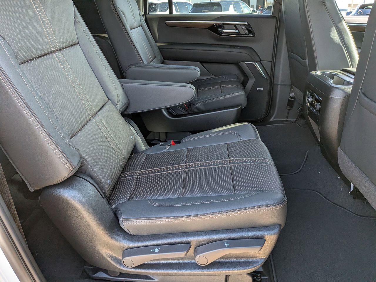 New 2026 Chevrolet Suburban High Country w/ Sun And Tow Package AWD/4WD image 24