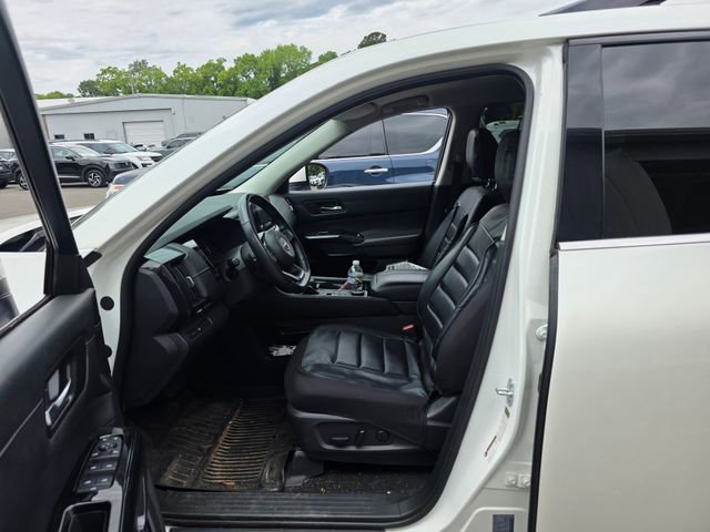 Used 2022 Nissan Pathfinder SV AWD/4WD image 19