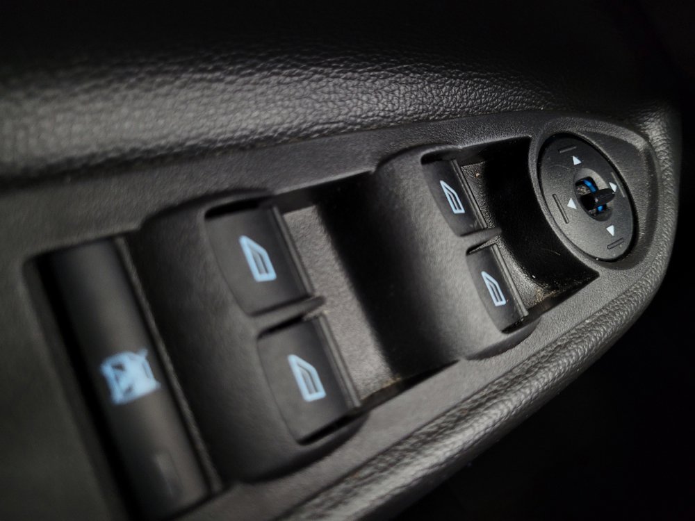 Used 2018 Ford Escape SE image 27