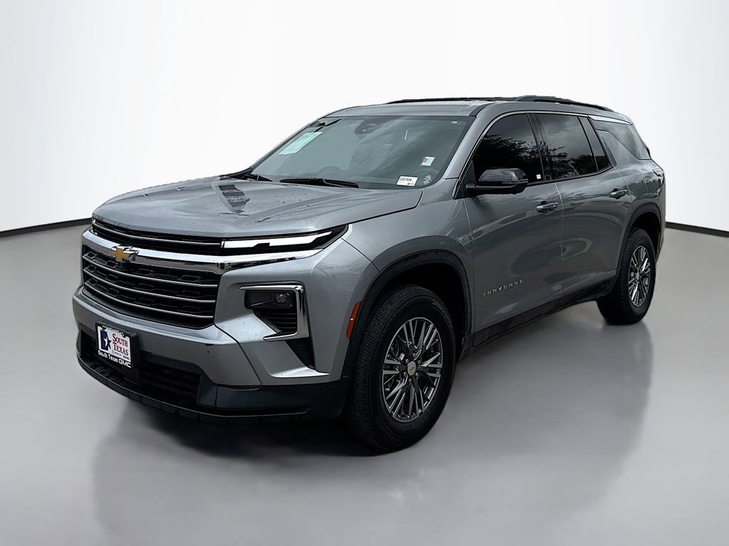 Used 2024 Chevrolet Traverse LT FWD image 3