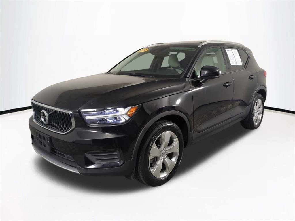 Used 2019 Volvo XC40 T5 R-Design image 9
