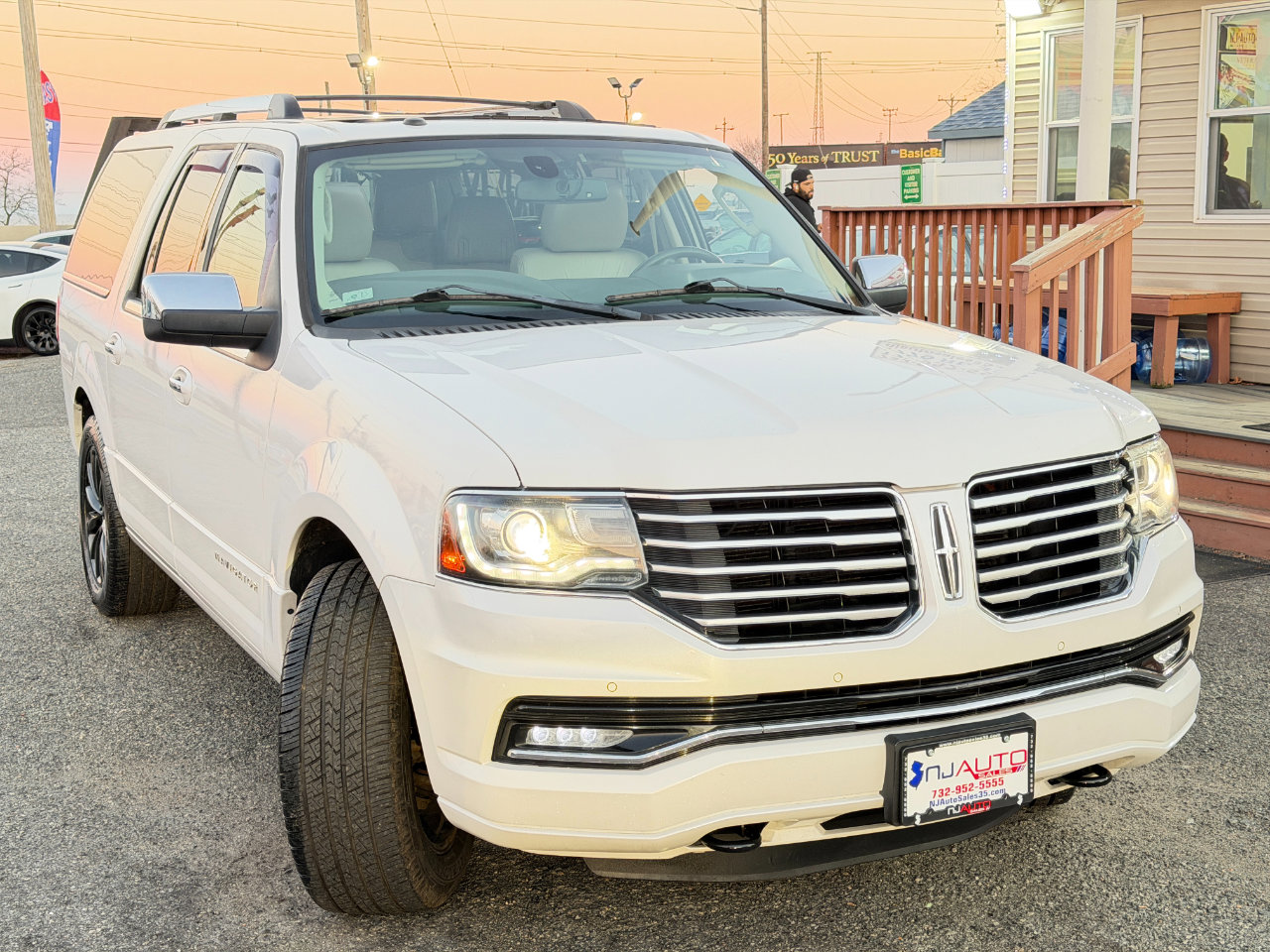 Used 2015 Lincoln Navigator L 4WD image 95