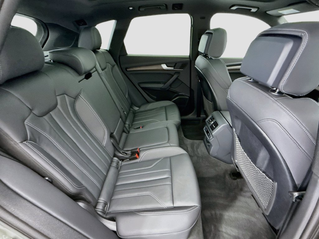Certified 2025 Audi Q5 e Premium Plus w/ Premium Plus Package AWD/4WD image 21