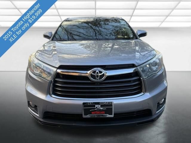 Used 2015 Toyota Highlander XLE image 2