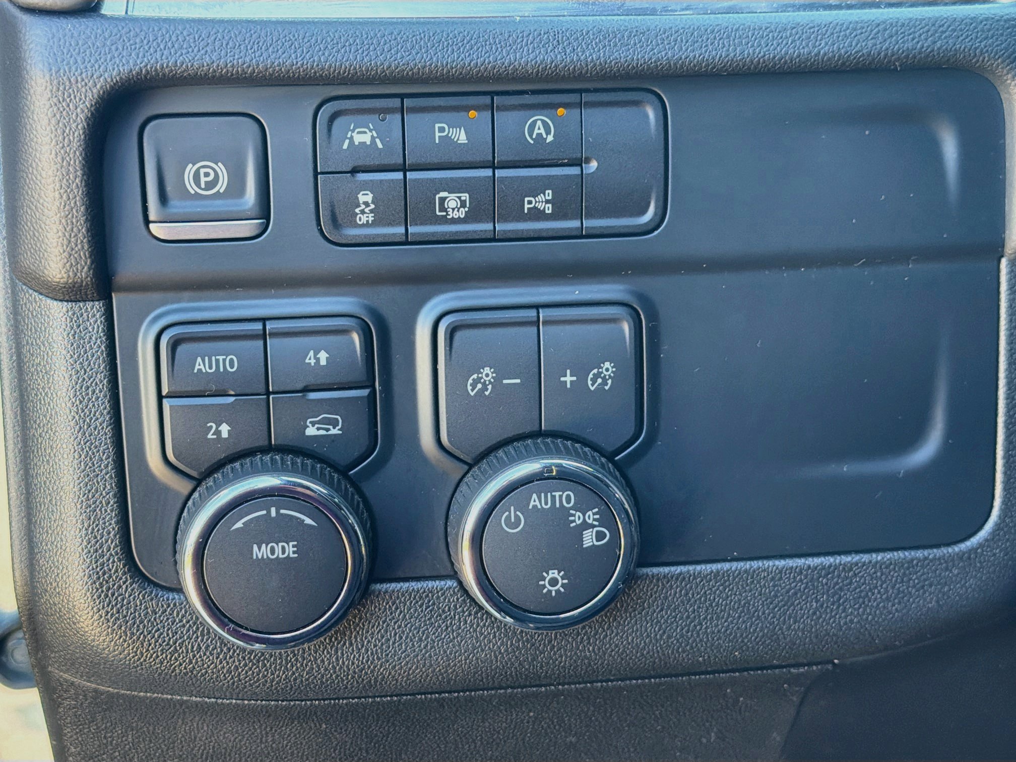 Used 2025 Chevrolet Tahoe LS AWD/4WD image 10