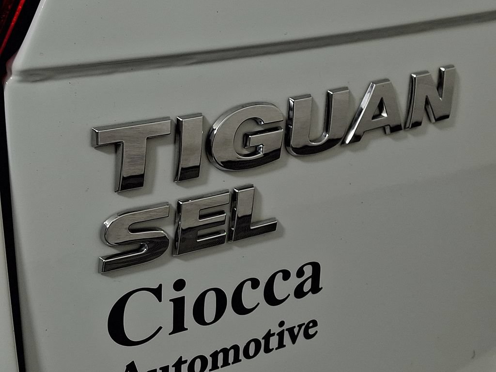 Used 2020 Volkswagen Tiguan SEL AWD/4WD image 31
