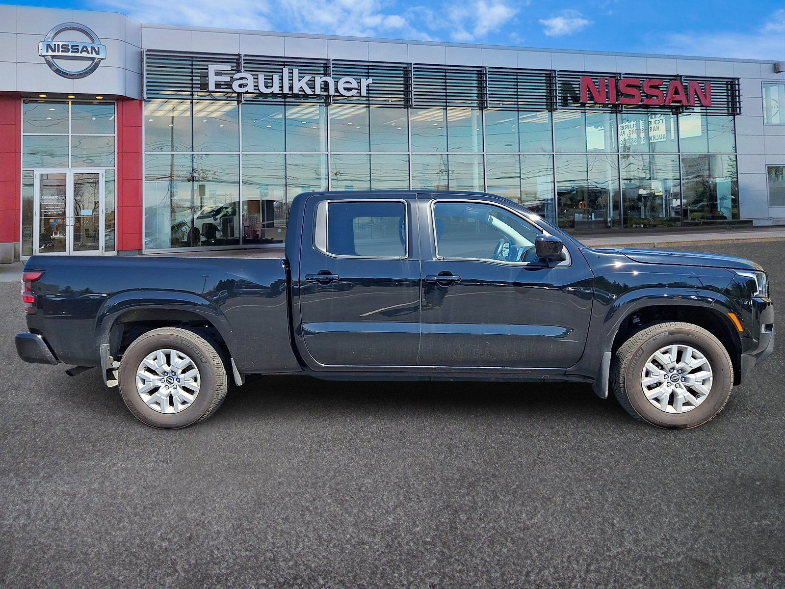 Used 2024 Nissan Frontier SV w/ Technology Package image 7