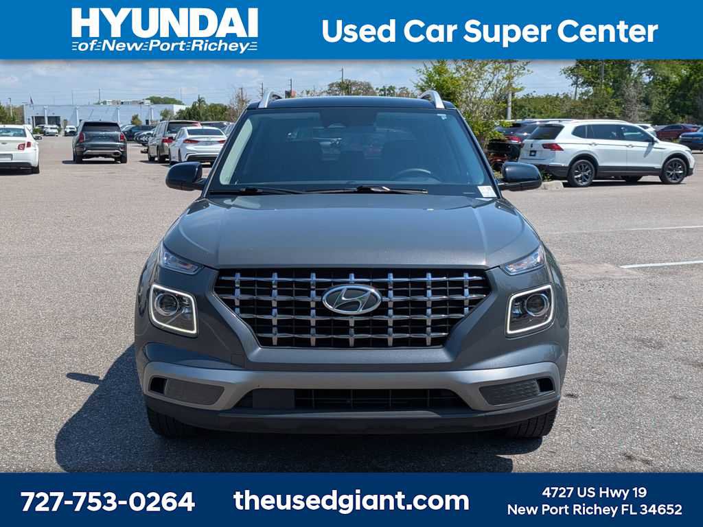 Used 2023 Hyundai Venue Limited image 8