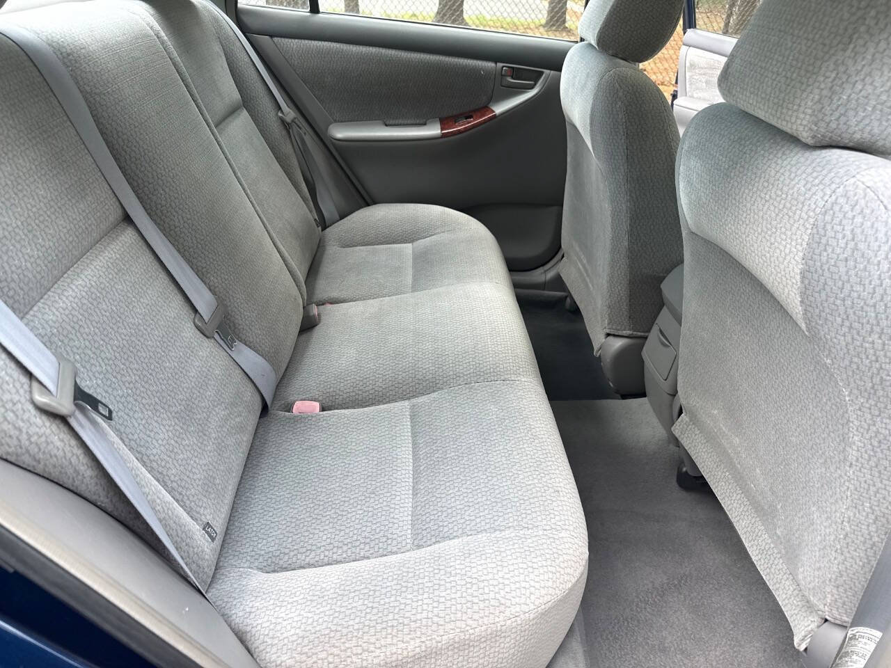 Used 2004 Toyota Corolla LE FWD image 17