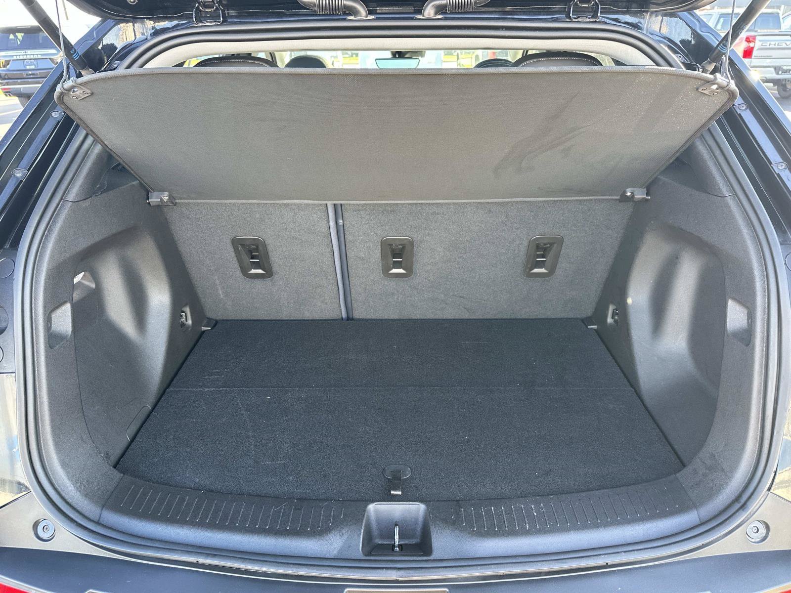 Certified 2023 Chevrolet Bolt EUV Premier w/ Sun & Sound Package FWD image 9