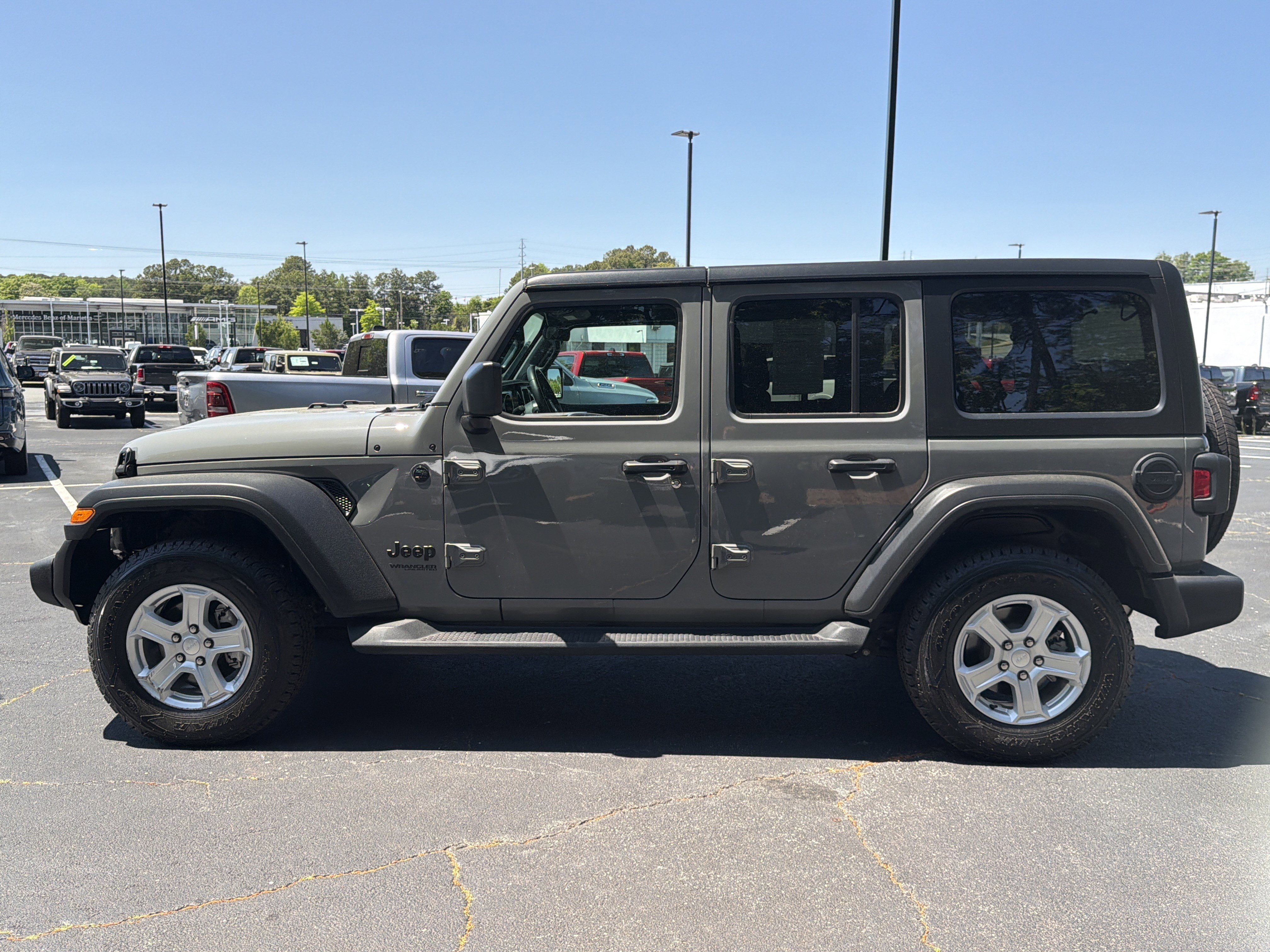 Used 2022 Jeep Wrangler Unlimited Sport AWD/4WD image 4