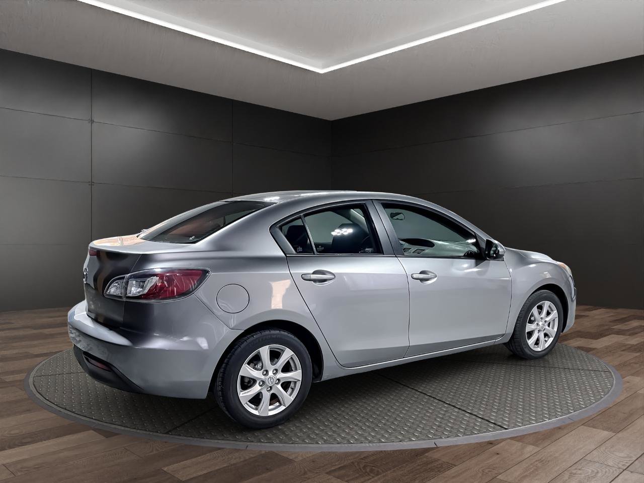 Used 2010 MAZDA MAZDA3 i Touring FWD image 8