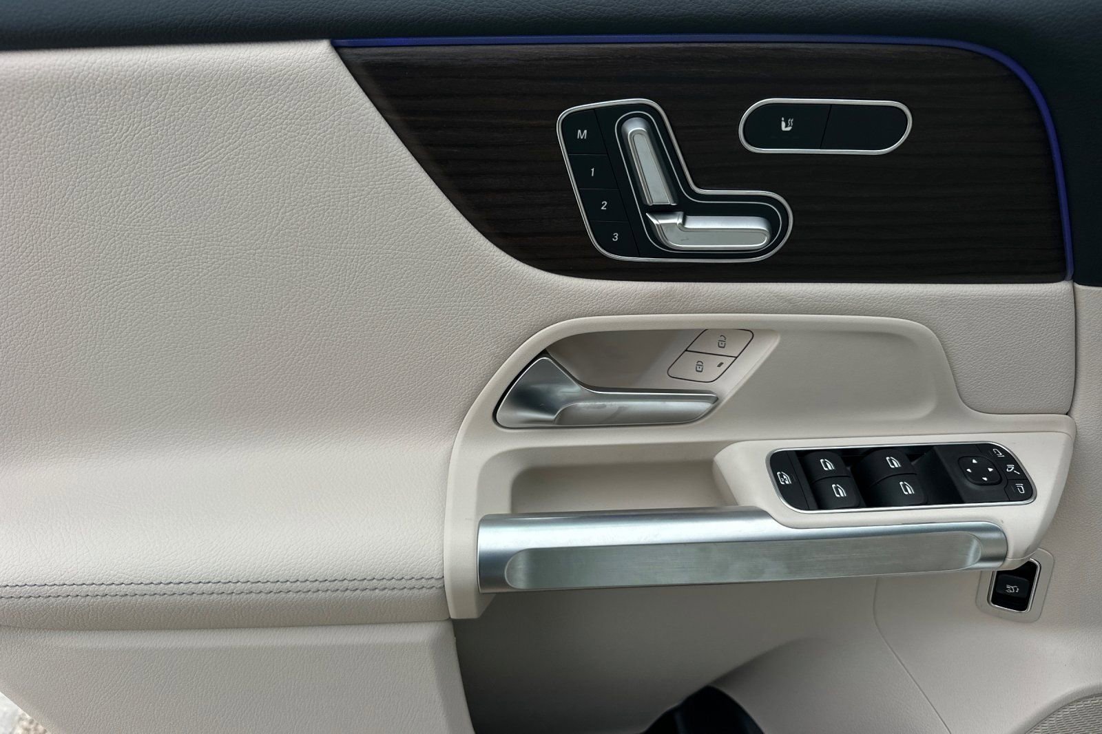 New 2026 Mercedes-Benz GLB 250 image 21