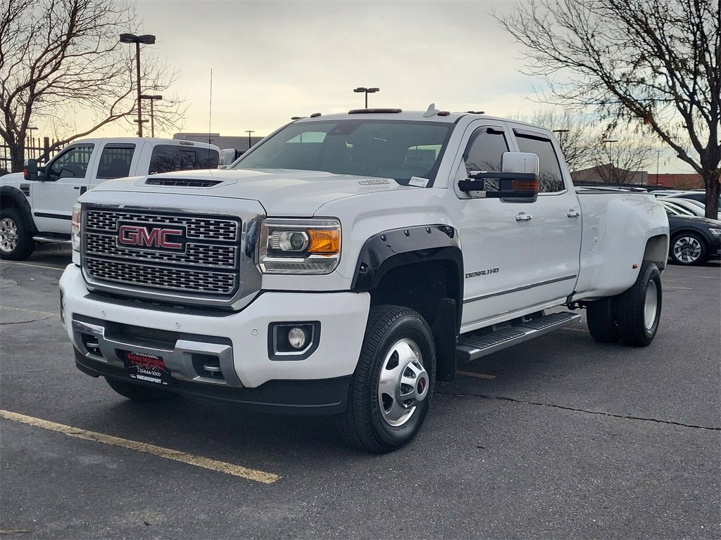 Used 2018 GMC Sierra 3500 Denali w/ Duramax Plus Package image 9