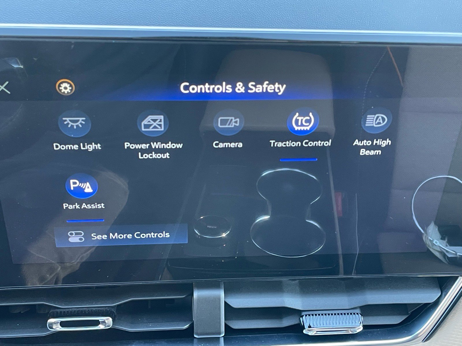 Used 2025 Chevrolet Equinox ACTIV w/ Convenience Package III image 14