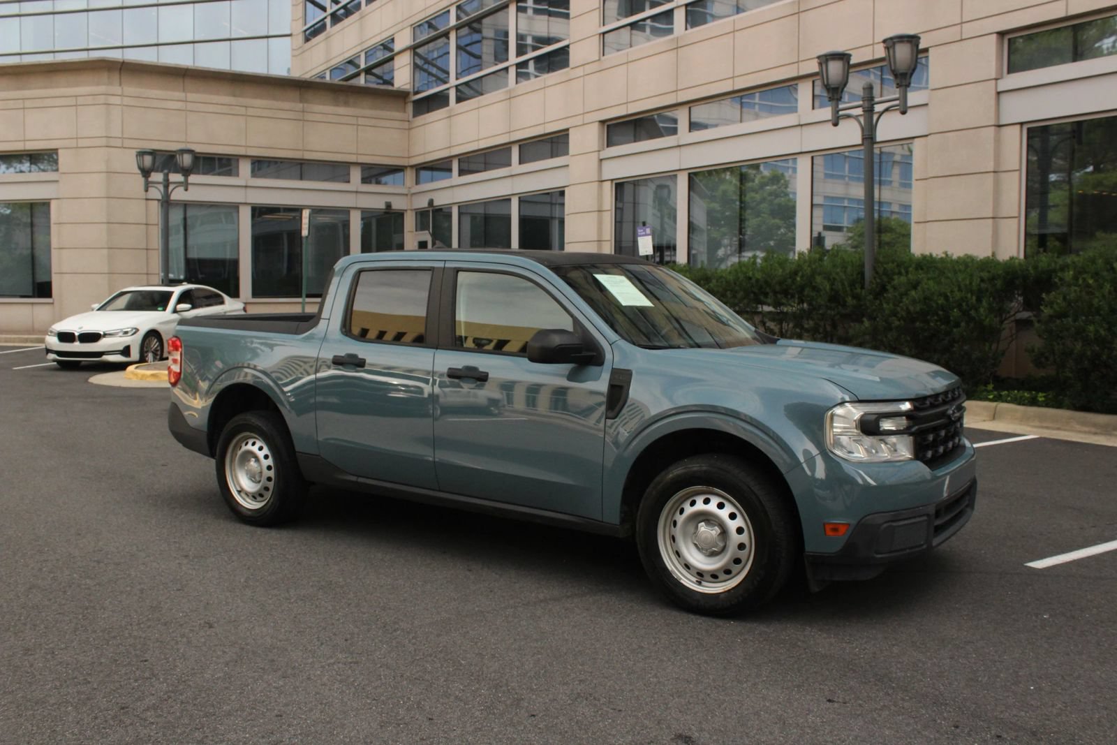 Used 2022 Ford Maverick XL FWD image 2
