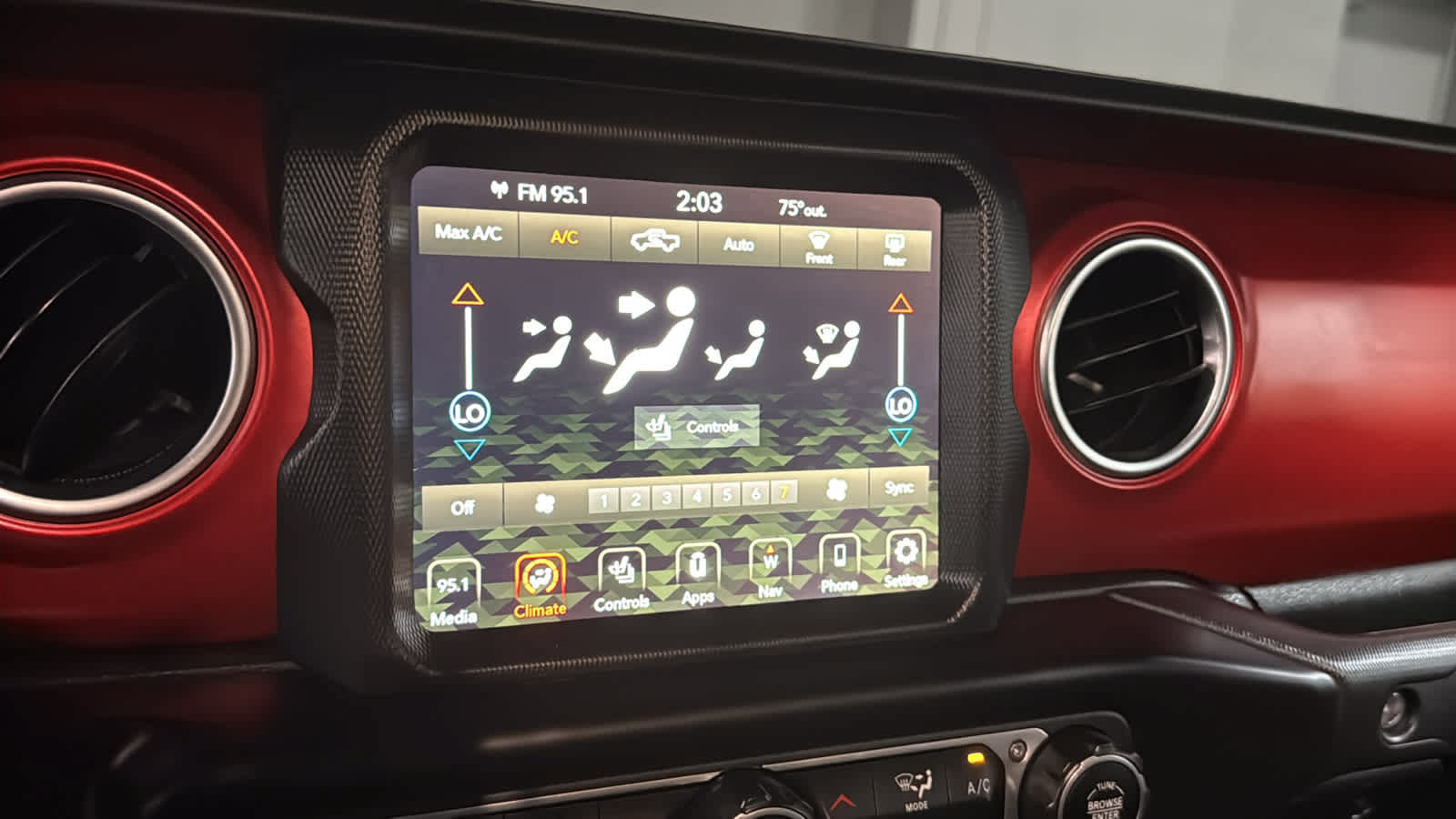 Used 2022 Jeep Gladiator Rubicon w/ Cold Weather Group AWD/4WD image 15