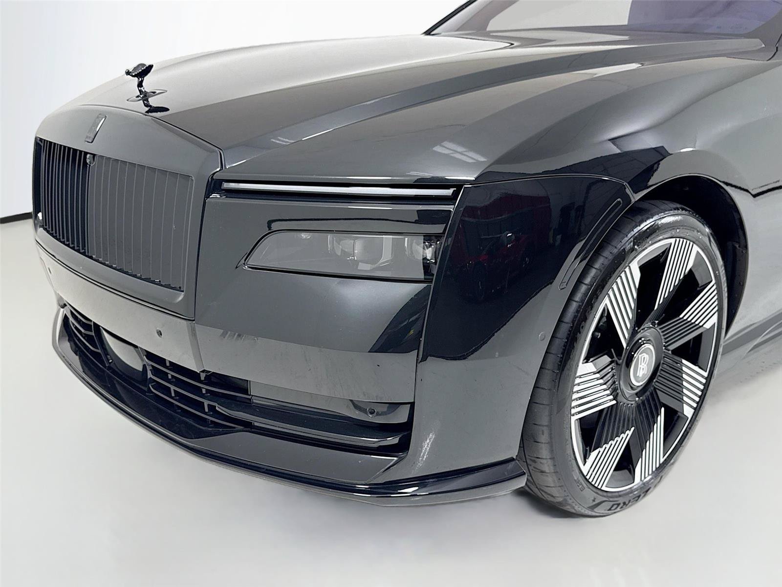 Used 2024 Rolls-Royce Spectre w/ Spectre Launch Package AWD/4WD image 40