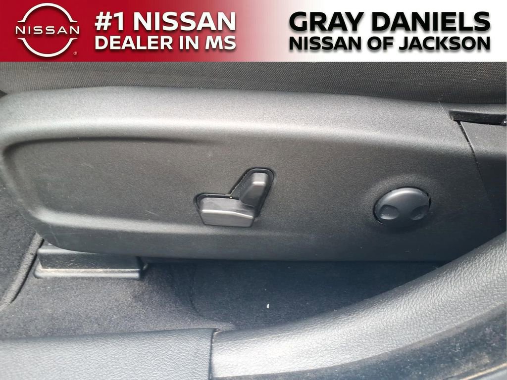 Used 2023 Dodge Charger SXT RWD image 11
