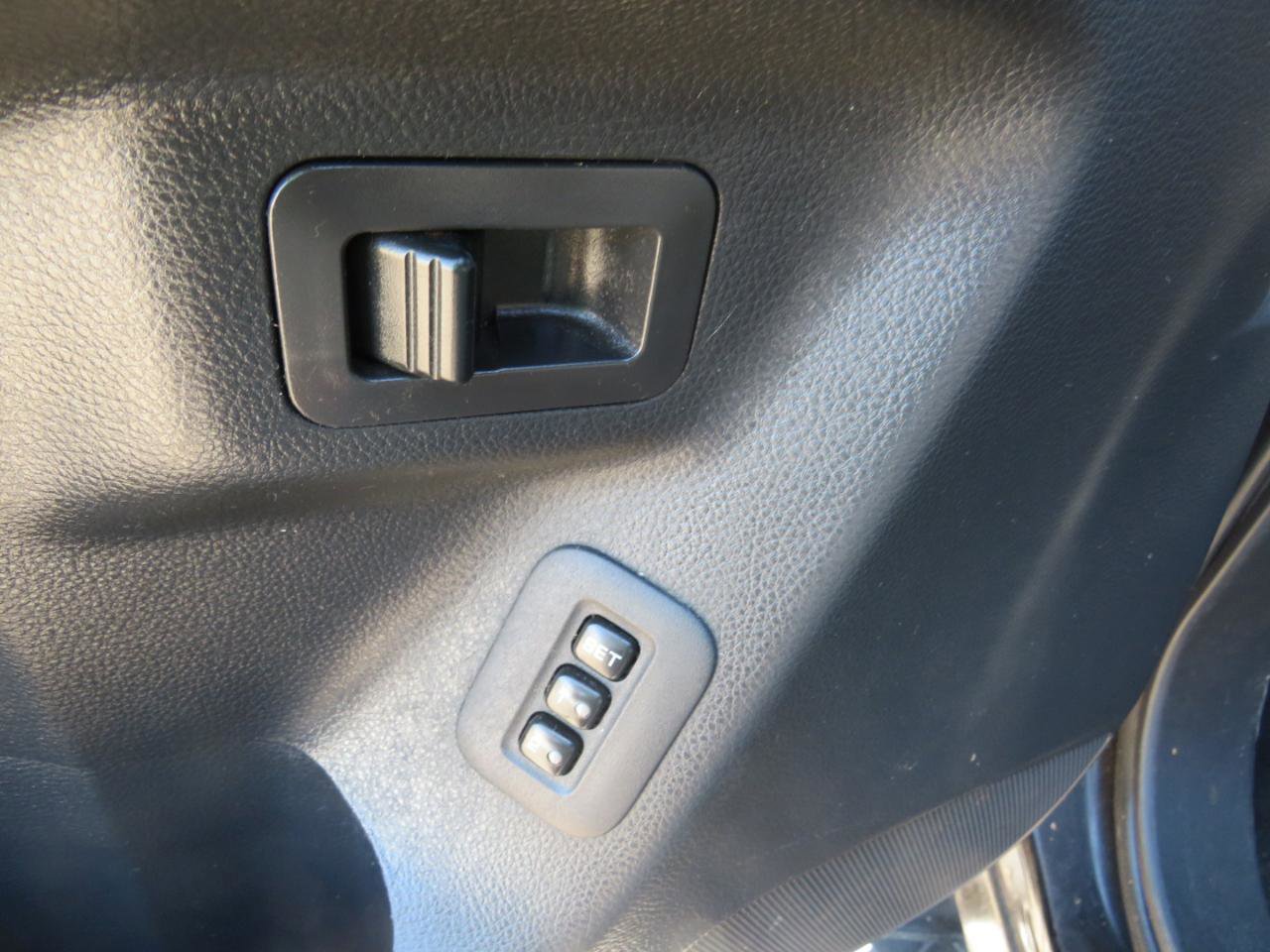 Used 2011 Nissan Armada Platinum RWD image 22