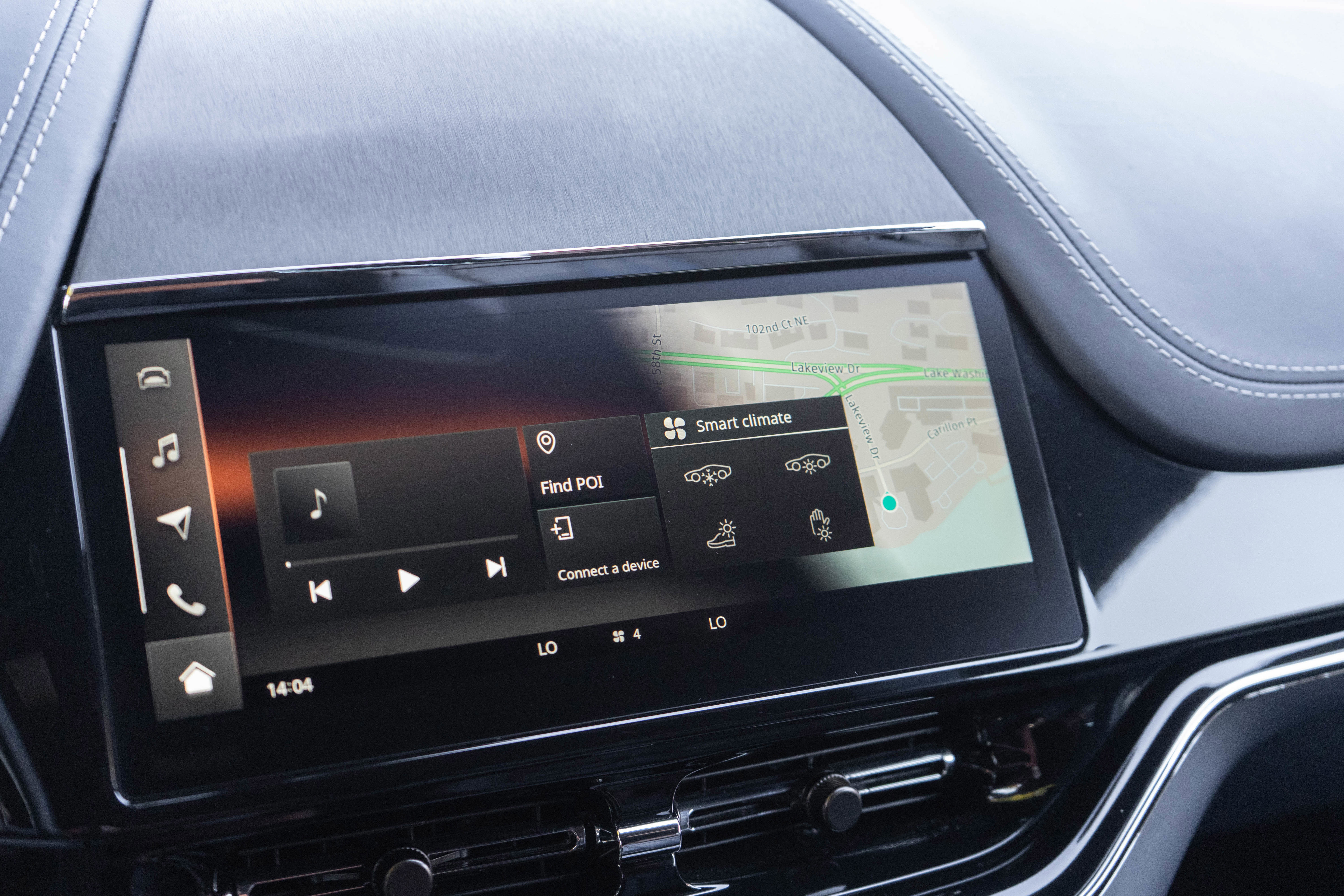 Used 2025 Aston Martin DBX 707 image 18