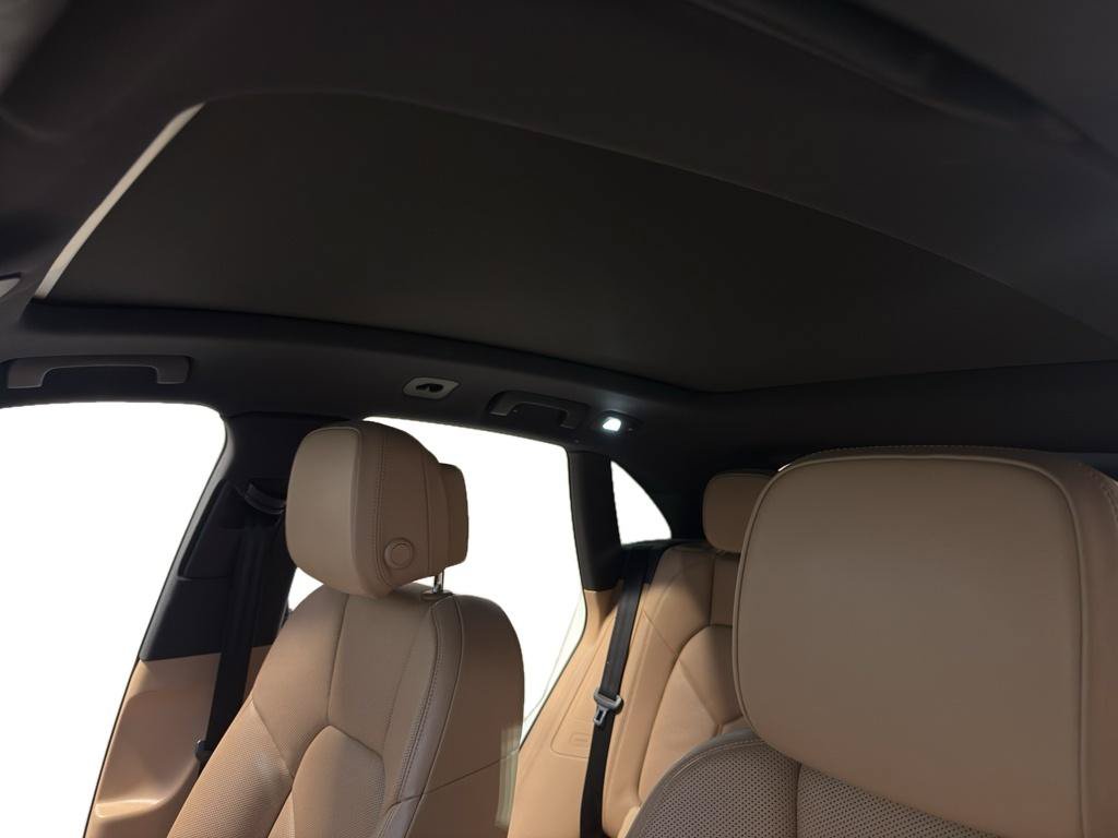 Used 2021 Porsche Macan AWD/4WD image 15