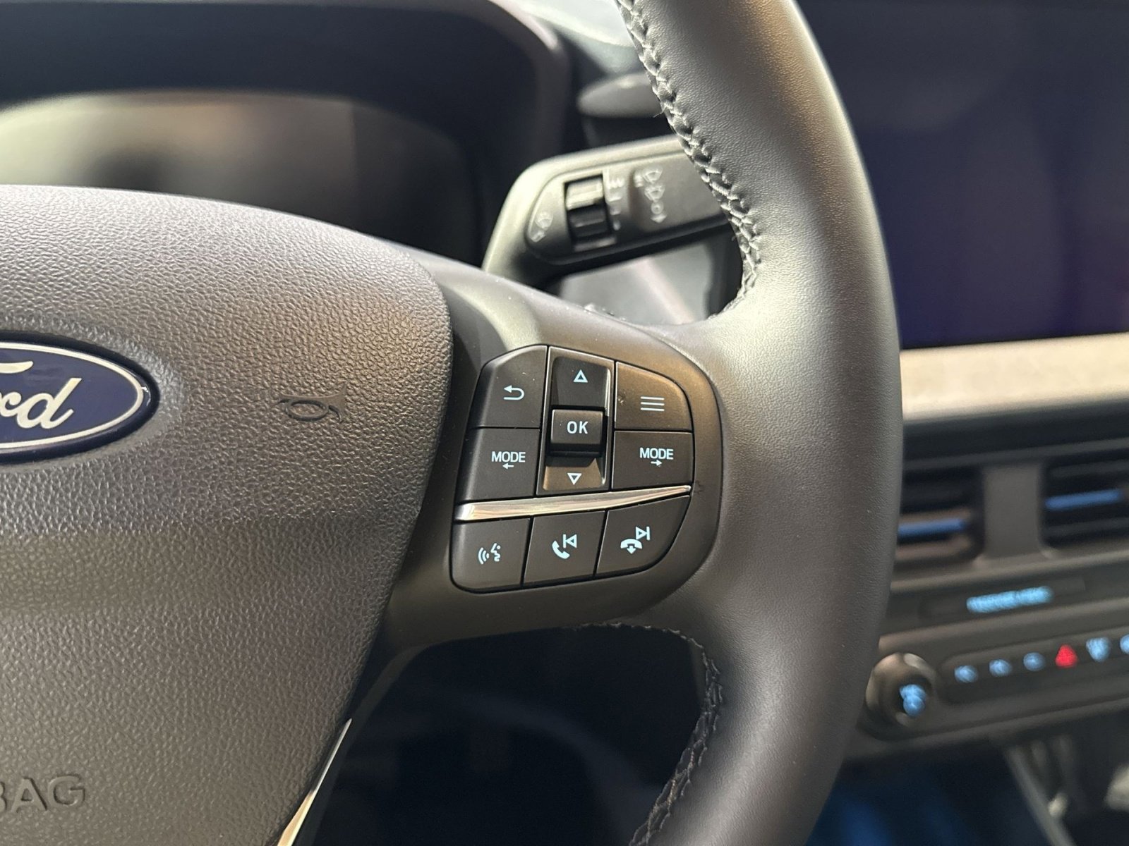 Used 2025 Ford Maverick XLT w/ XLT Luxury Package AWD/4WD image 18